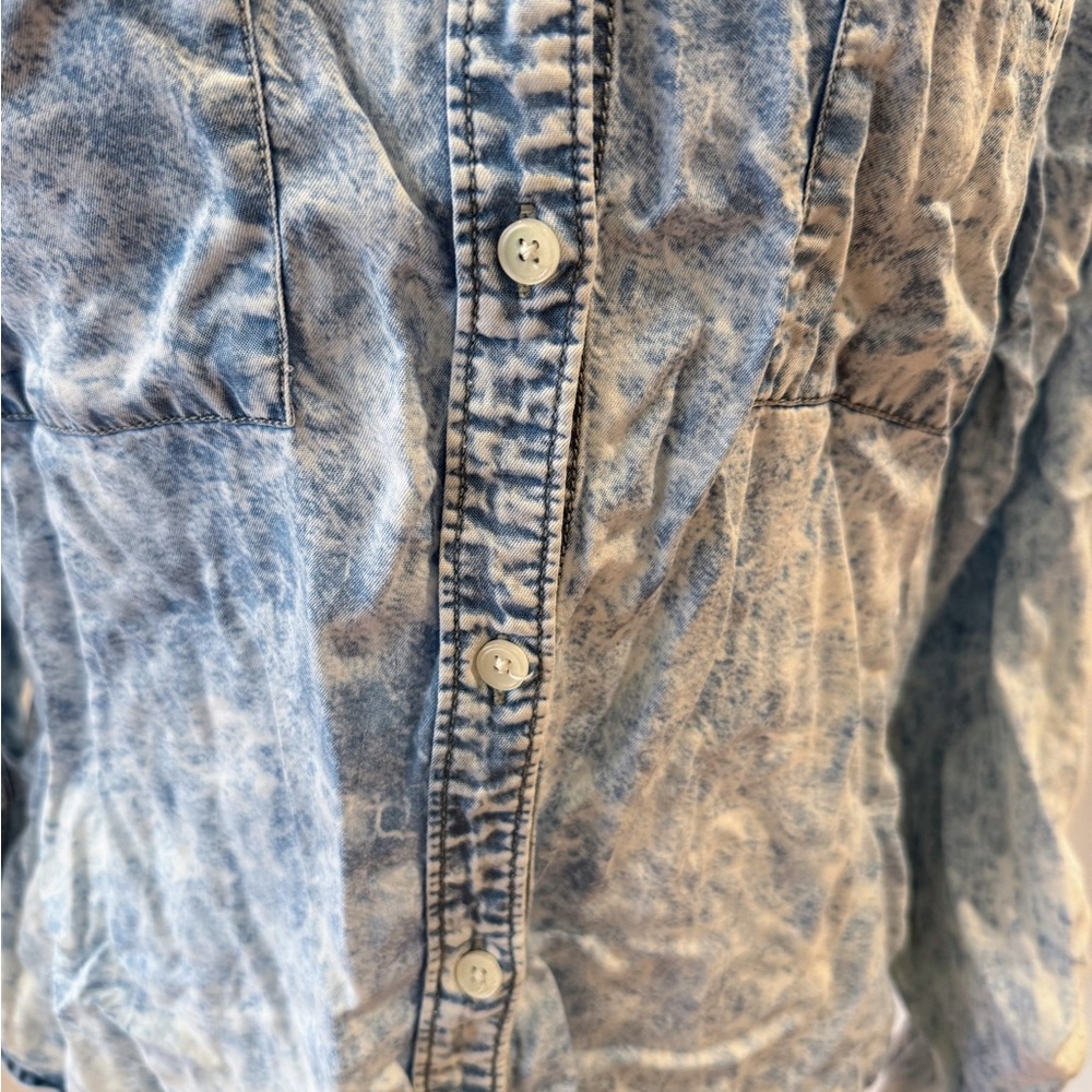 Thread & Supply Acid Wash Denim Button Up Shirt Size Large - Picture 10 of 11